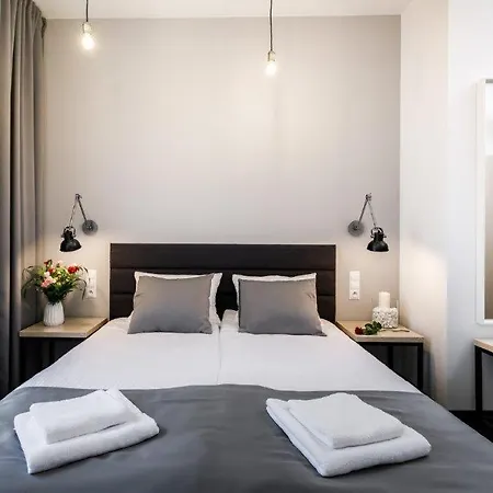 Happy Apartments-2